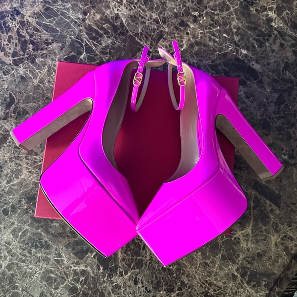 Valentino Rockstud Tan-Go Ankle Strap Platform Heel Pump - Picture 6 of 11